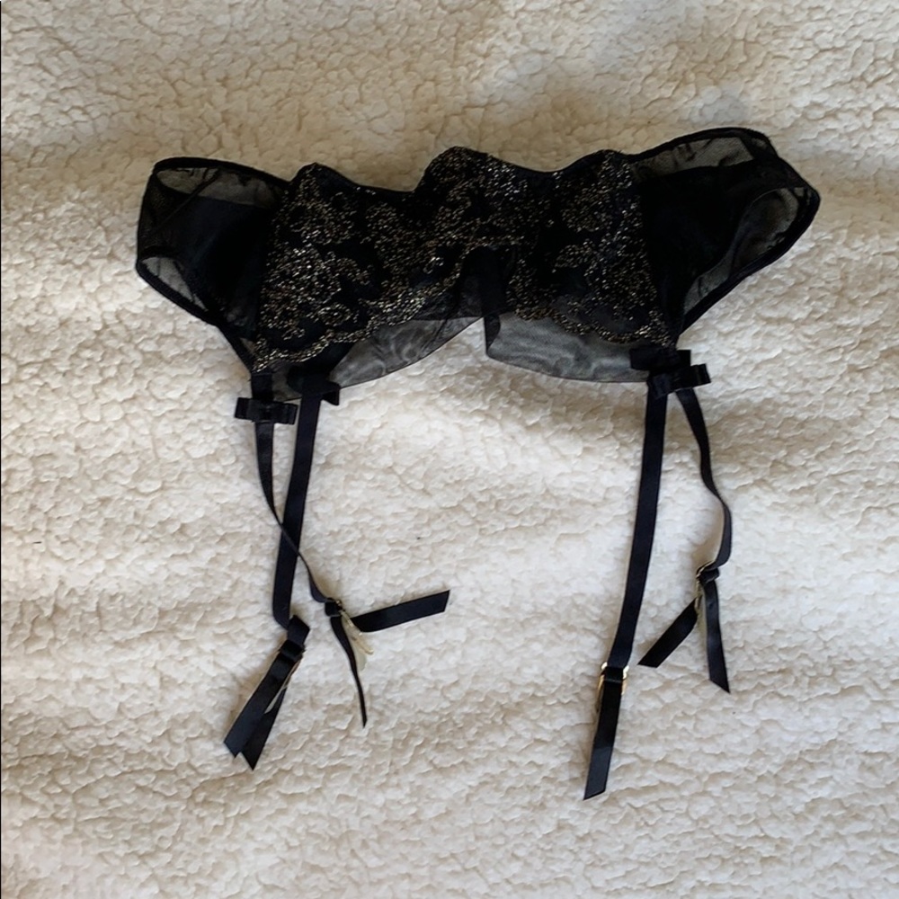 H&M Garter Belt Size Small Black and Gold 3/$20